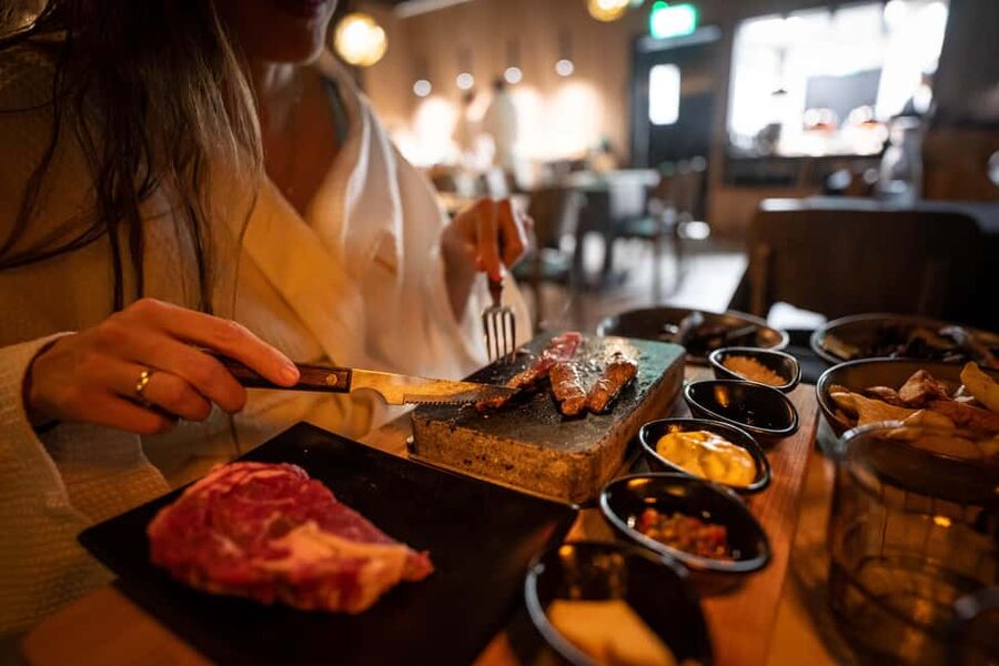 Rovaniemi: Forest Spa, Outdoor hot tubs and bathrobe dinner - Forest Spa in Rovaniemi: a calm pocket of Lapland