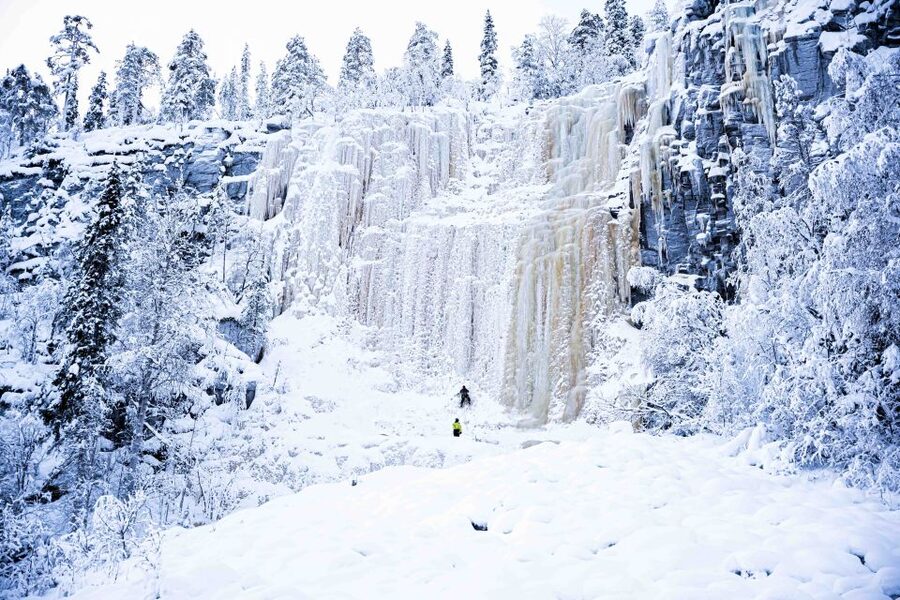 Rovaniemi: Frozen Waterfalls of Korouoma Canyon & Pro Photos - Rovaniemi to Korouoma: the 90-minute drive that sets your expectations