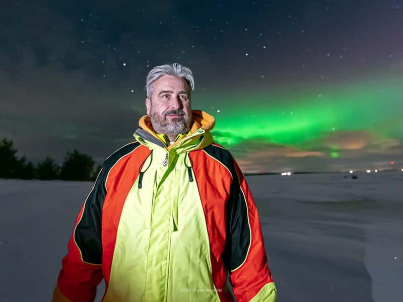 Rovaniemi: Genuine Aurora Hunting with Unlimited Pro Photos - Snacks, warmth, and the real clothing checklist for Lapland nights