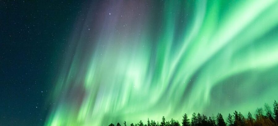Rovaniemi: Guaranteed Aurora Hunting Tour with Local Guide - Comfort matters: hand warmers, charging ports, and 5G WiFi