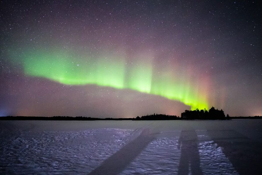 Rovaniemi: Guaranteed Ultimate Aurora Hunt with Photographer - Dressing for Arctic winter, what is included and what you should bring