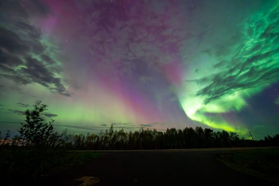 Rovaniemi: Guaranteed Ultimate Aurora Hunt with Photographer - The 8-hour rhythm, pickup timing, and what you are really signing up for