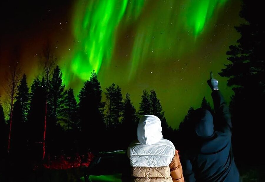 Rovaniemi: hunting for the Northern Lights with BBQ - Stop 1: a viewpoint for early sky watching and quick context