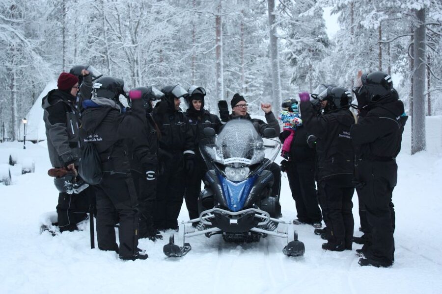 Rovaniemi: Husky & Reindeer Experience with Snowmobile Ride - Husky and Reindeer Farm Stop: What You Do and What You Skip