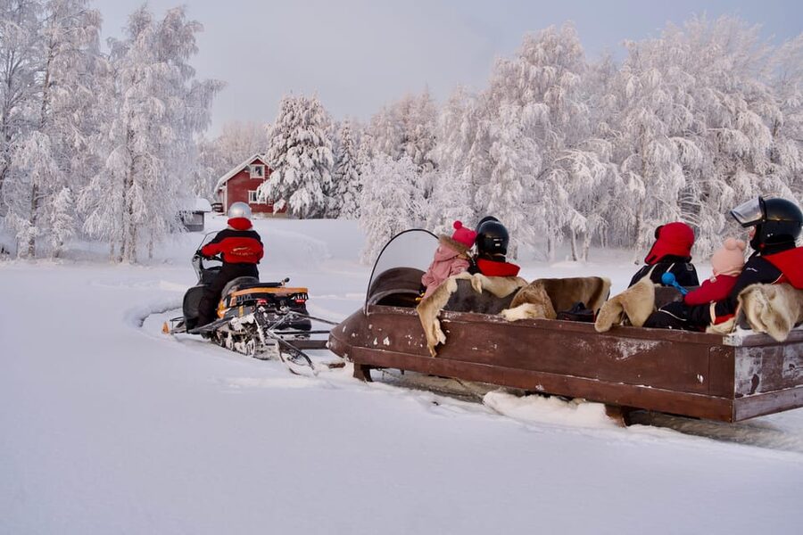 Rovaniemi: Ice Fishing and Snowmobile Tour with Snacks - Campfire Snacks and Warm Drinks: The Cozy Ending You’ll Remember