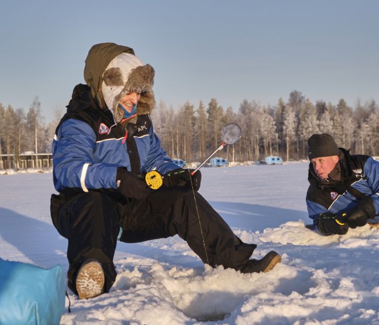 Rovaniemi: Ice-Fishing like a Finn - Getting Back: Apukka Shuttle Timing and Not Missing the Bus