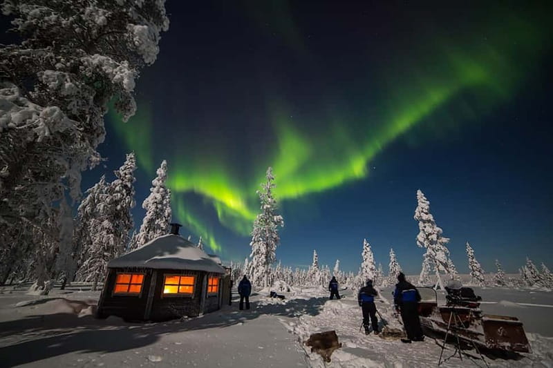 Rovaniemi: Lakeside Private Sauna with Aurora Borealis - The meeting point on Maakuntakatu and how the night starts