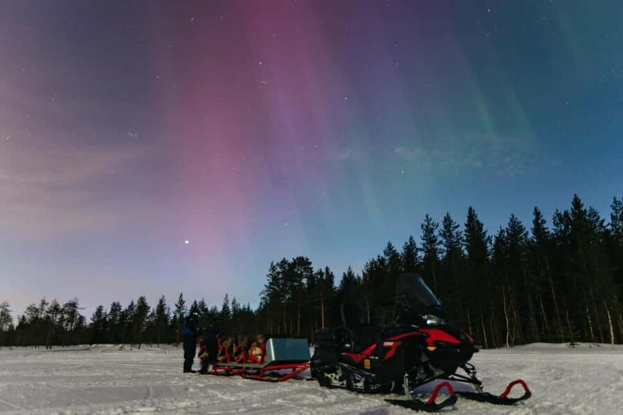 Rovaniemi: Northern Lights Family-Friendly Snowmobile Safari - The 3-hour rhythm: what happens from pickup to return