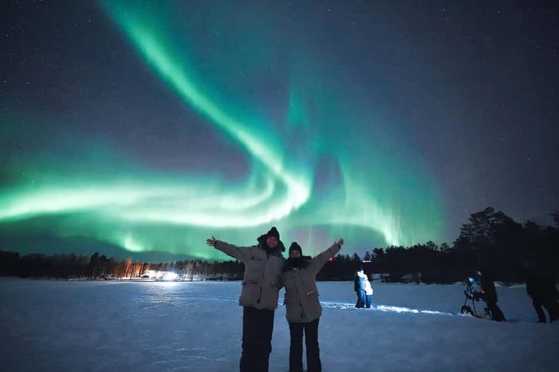 Rovaniemi: Northern Lights Family Tour with Photographer - Rovaniemi at night, minus the chaos