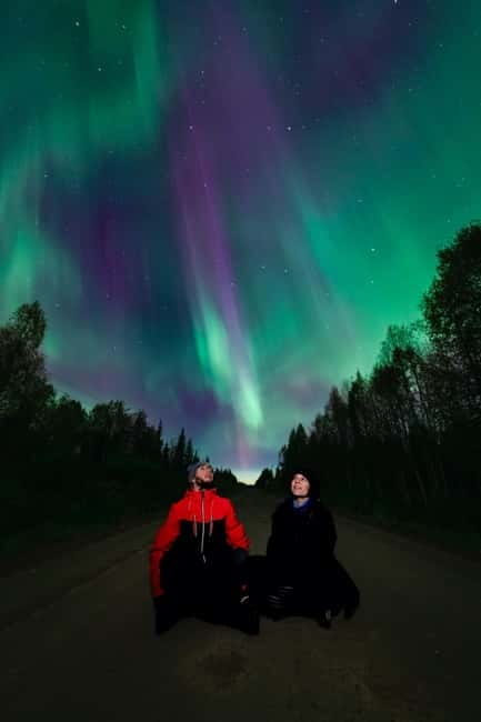 Rovaniemi: Northern Lights Family Tour with Photographer - Language and guide support, so you are not guessing