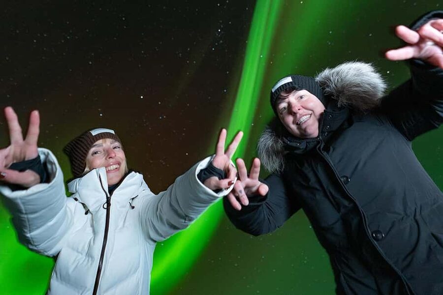 Rovaniemi: Northern Lights Hunting with Photo & Video - Pickup and van time, where the night gets won