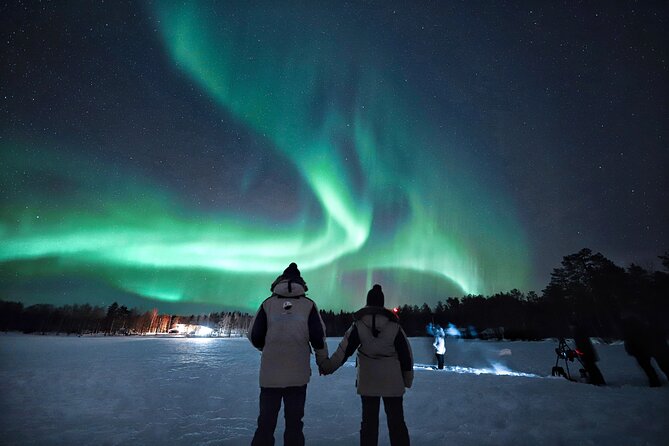 Rovaniemi: Northern Lights Pro Guaranteed - Unlimited Distance - The pro photo support changes how you experience the aurora