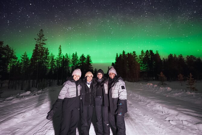 Rovaniemi: Northern Lights Pro Guaranteed - Unlimited (PRIVATE) - How “private” changes the feel, for groups up to 8