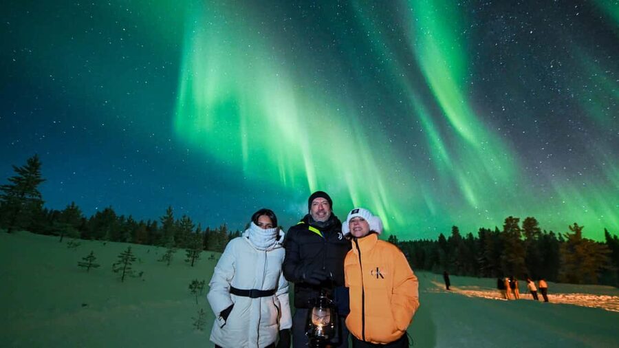 Rovaniemi: Northern Lights Tour - 100% Money Back Guarantee - The Van Ride: Where the Real Northern Lights Strategy Happens