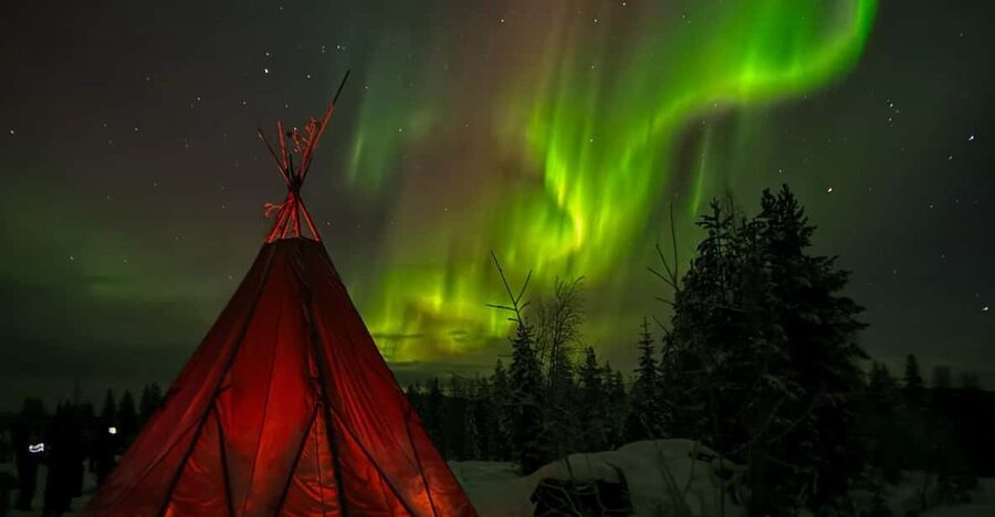 Rovaniemi: Northern Lights Tour at the Campfire - A Warm Teepee and a Quiet Forest for the Aurora