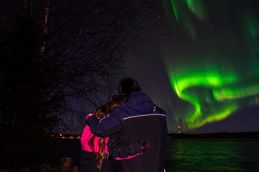 Rovaniemi: Northern Lights Tour – Guaranteed with Photos - The aurora hunt strategy: you chase clearer skies, not a single spot