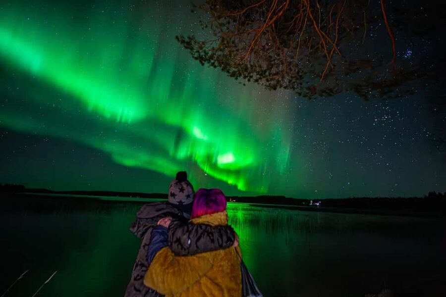 Rovaniemi: Northern Lights Tour – Guaranteed with Photos - Pickup within 20 km, and a small-group night that feels manageable