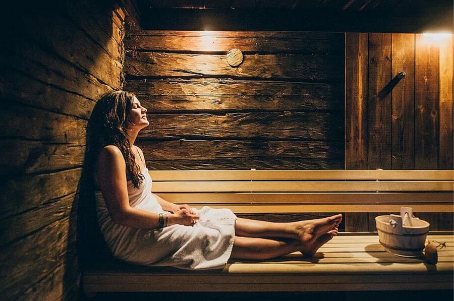 Rovaniemi: Northern Lights Trip with Arctic Sauna & Jacuzzi - Who should book this Rovaniemi sauna and Northern Lights experience?