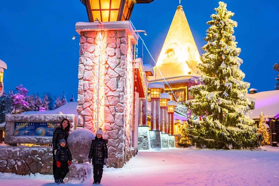Rovaniemi: Private Pro Photoshoot in Santa Claus Village - Price and Value: $330 Per Group Up to 8 People