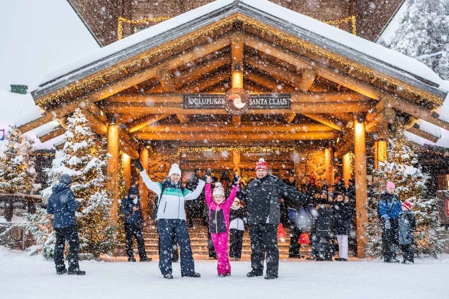 Rovaniemi: Private Pro Photoshoot in Santa Claus Village - What Can Go Wrong, and How to Protect Your Experience