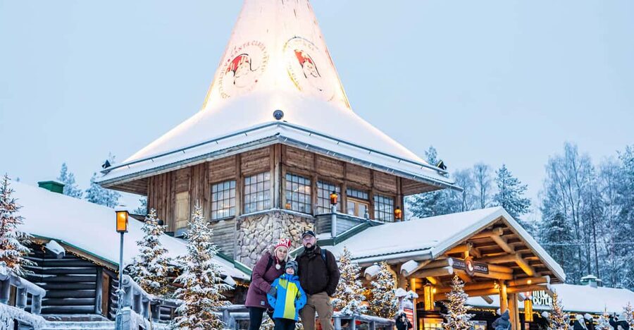 Rovaniemi: Private Pro Photoshoot in Santa Claus Village - Pickup in Rovaniemi, Then Straight to Santa Claus Village