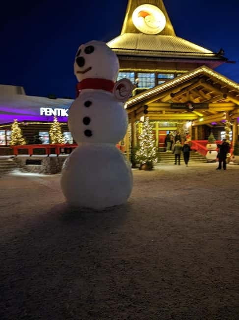 Rovaniemi:Santa Claus Village Guided Tour with Santa's gift - Crossing the Arctic Circle, certificate, and that first big photo