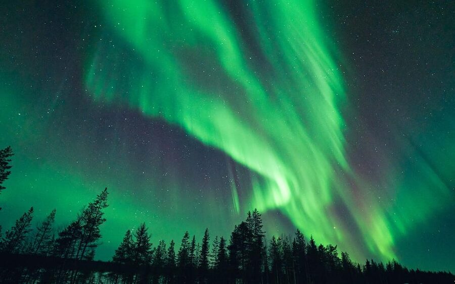 Rovaniemi: Small Group Aurora Hunt-full money back guarantee - Small group, max 8, and how it affects your actual experience