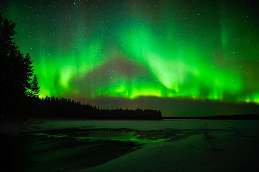 Rovaniemi: Small-Group Northern Lights Wilderness Tour - Why the up-to-three-location plan can beat a single-stop tour