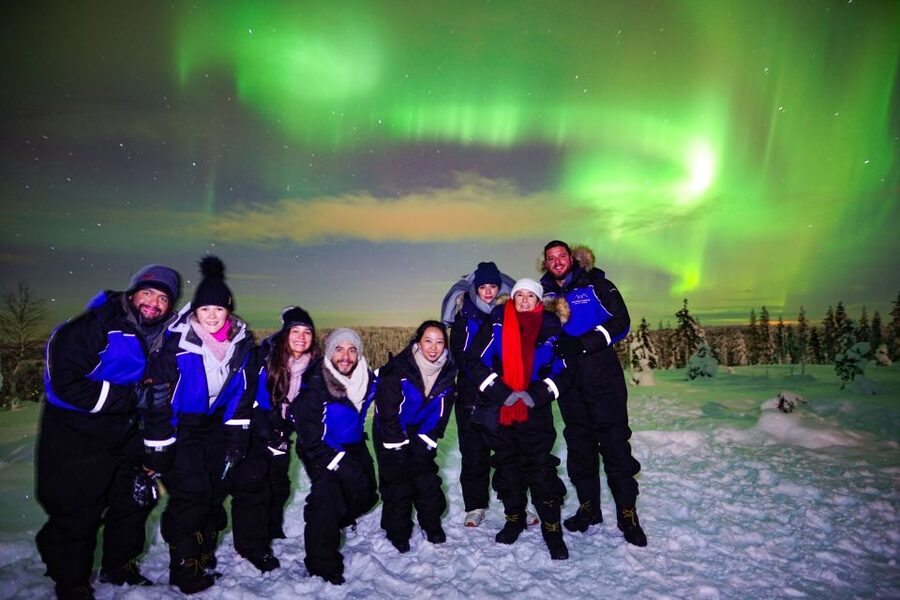 Rovaniemi: Small-Group Northern Lights Wilderness Tour - Professional camera photos: what you get and how it helps