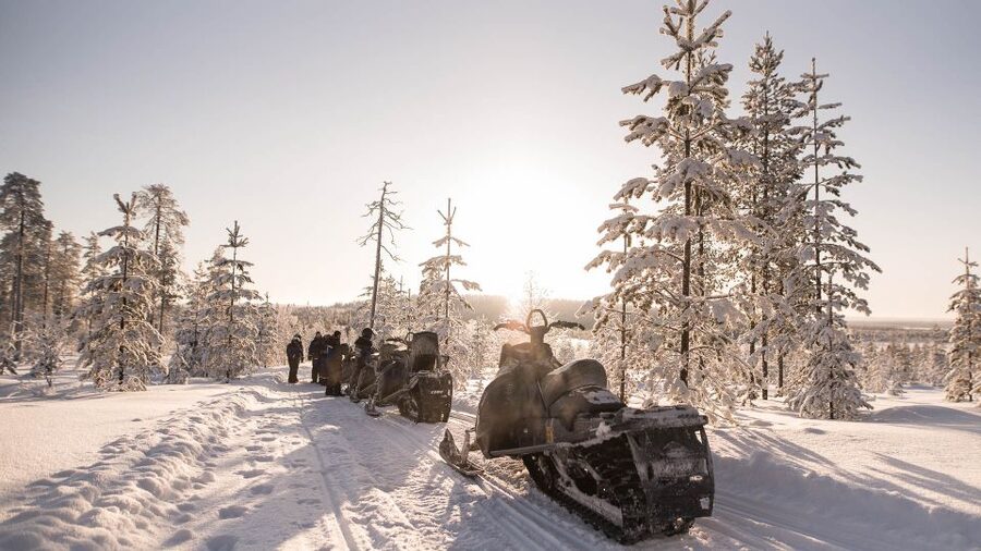 Rovaniemi: Snowmobile Adventure Tour for Adults Only - Gear and safety: staying warm without turning it into a workout