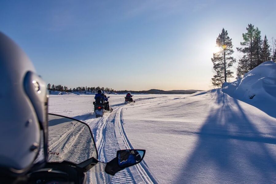 Rovaniemi: Snowmobile Safari Adventure - Suited up fast: winter clothes are part of the value