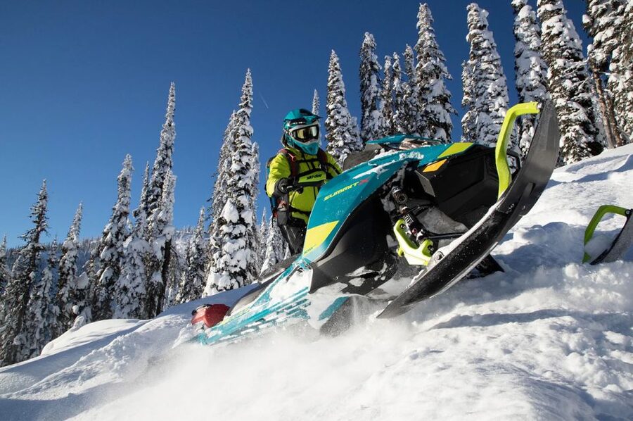 Rovaniemi: Snowmobile Safari Adventure - Meeting at Access Lapland and Getting Fitted for Arctic Winter