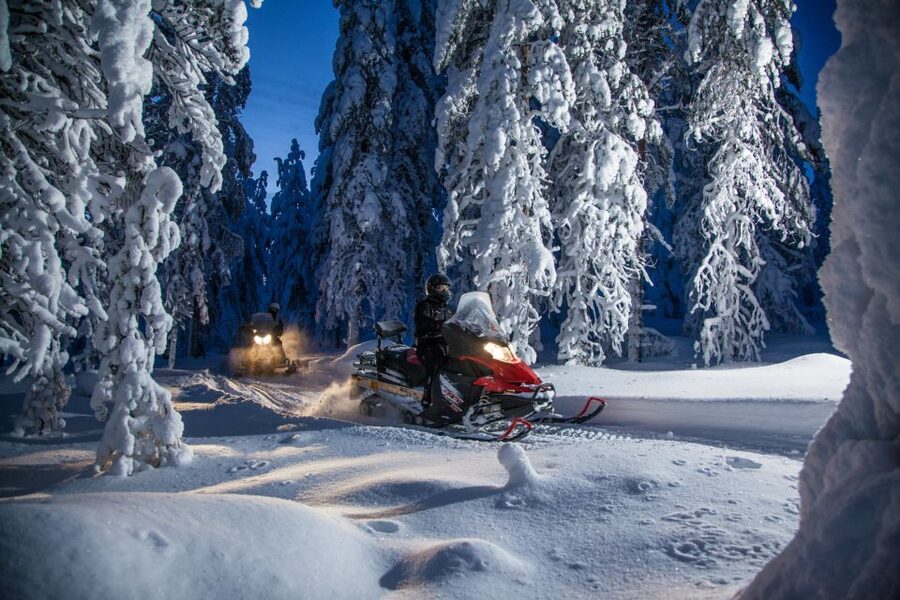 Rovaniemi: Snowmobile Safari & Campfire Evening Escape - The First Snowmobile Run: Headlights Through Pitch-Dark Trees