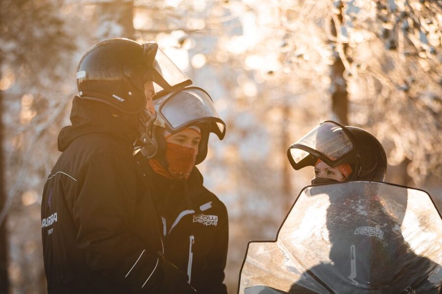 Rovaniemi: Sunrise Electric Snowmobile Tour with Snacks - Meeting Safartica in Rovaniemi and Getting Snow-Ready