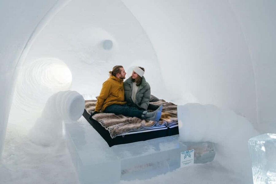 Rovaniemi: Visit Arctic Snow Hotel with Transfer - Arriving at Arctic SnowHotel: Snow Structures and Ice Art Up Close