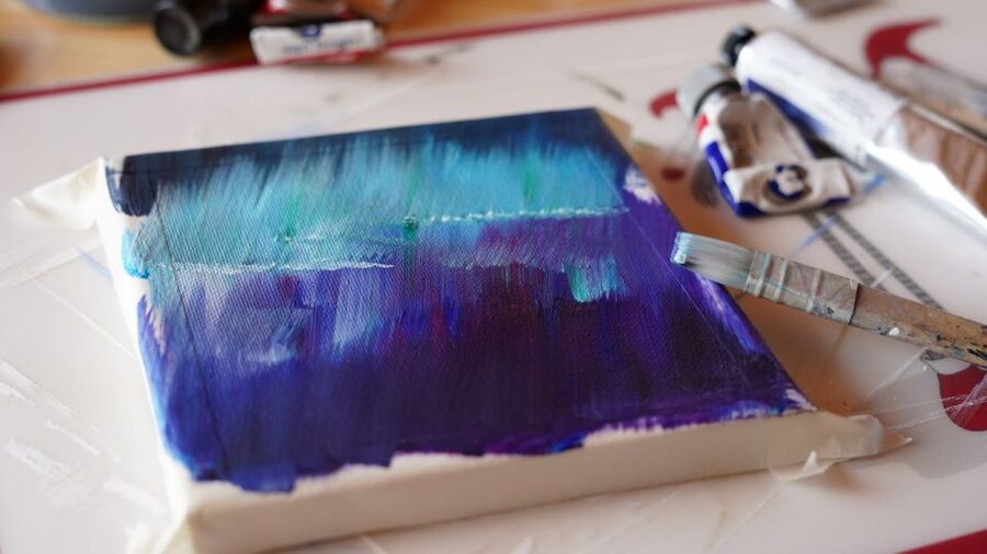 Rovaniemi: Workshop - Aurora painting - Your painting becomes a Lapland souvenir you actually want