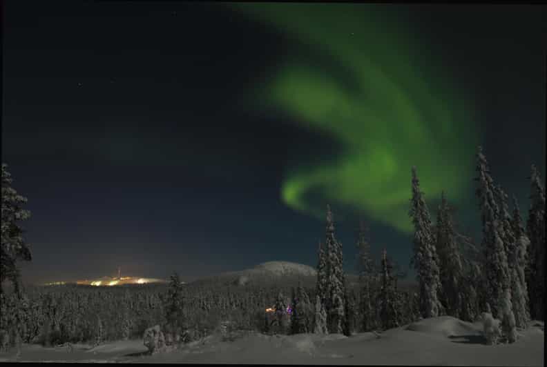Ruka: Searching for the northern lights with snowshoes - Why chasing the aurora on snowshoes beats standing still in Ruka