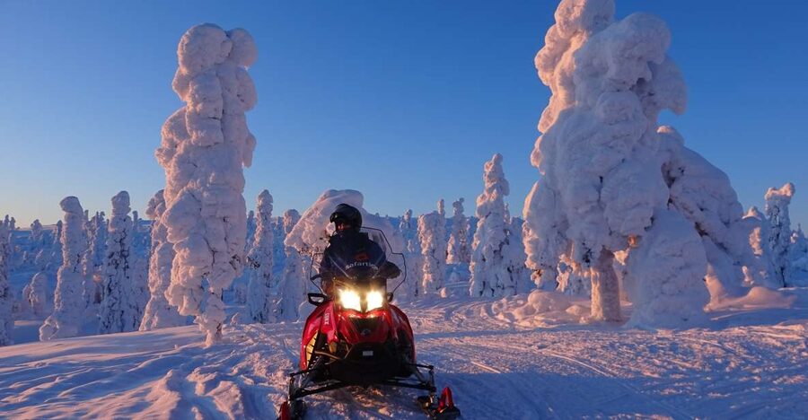 Saariselkä: Evening Snowmobile Tour with Fire & picnic - Getting set up: pickup, gear, and snowmobile basics