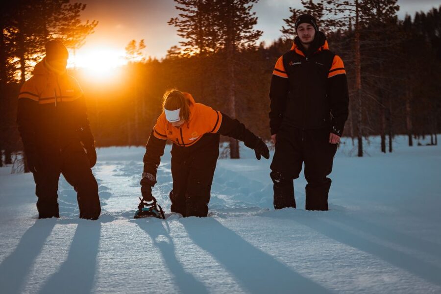 Saariselkä: Scenic Snowshoe Safari - Gear and warm clothing, then your first steps in deep snow