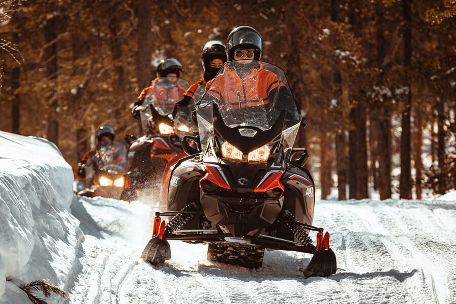 Saariselkä: Snowmobile Ride with Hot Drinks - Entering Saariselkä winter on a snowmobile, and what it really feels like