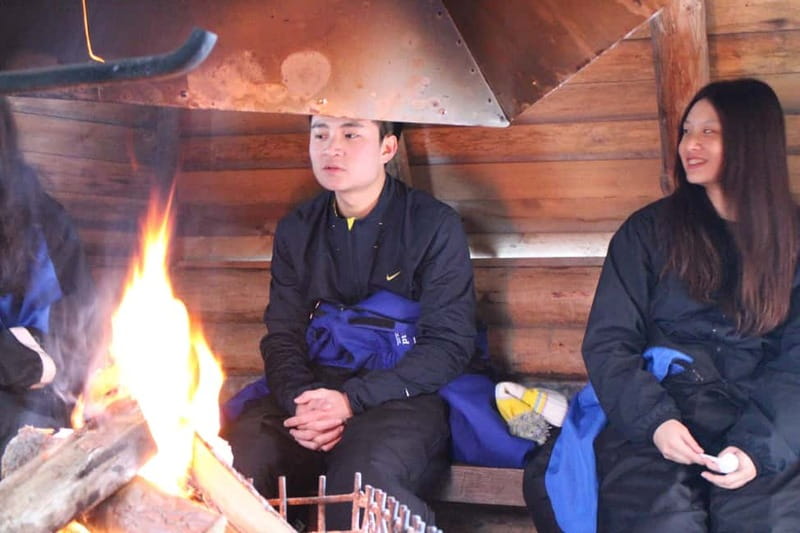 Saariselka: Snowmobile Safari on Tundra with BBQ - The BBQ hut stop: real warmth in the middle of the ride