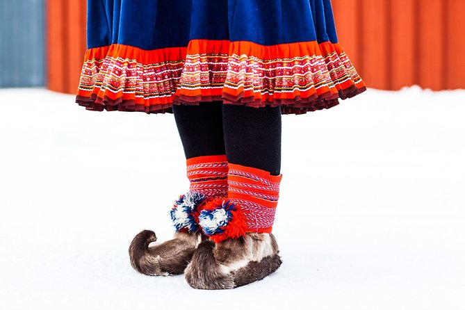 Sámi Village Inari and Siida Museum by Car - Getting geared up at Lapland Welcome in Saariselka