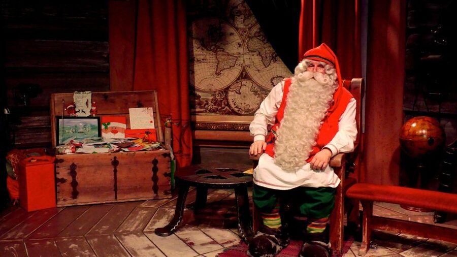 Santa Claus Village Guided Tour & Arctic Circle certificate - From hotel pickup to Santa’s front gate in 3 hours