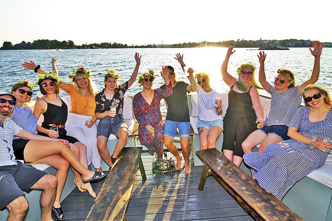Sauna and Sightseeing Helsinki cruise - The start: gliding past Market Square with camera-friendly landmarks