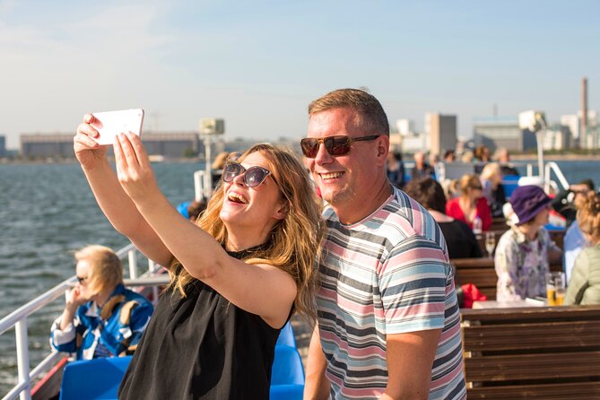 Sightseeing Cruise in Archipelago of Helsinki - Your sound system experience: smartphone QR audio and loudspeaker English
