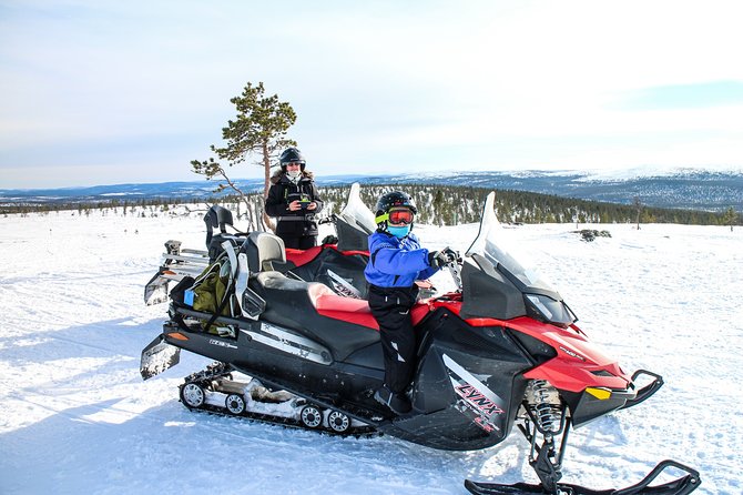 Snowmobile Driving - Morning start - Stop 1 at Lapland Welcome: Gear Up and Get Your Plan