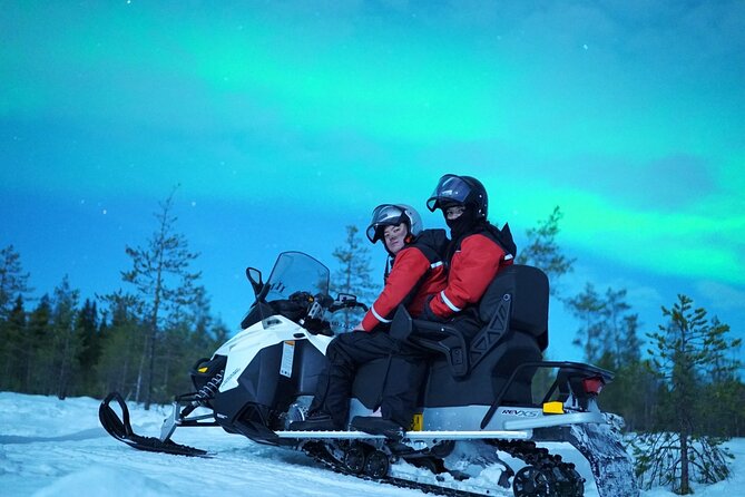Snowmobile Photography Trip to the Aurora - Aurora photography with a pro: what Remy-style guidance does for you