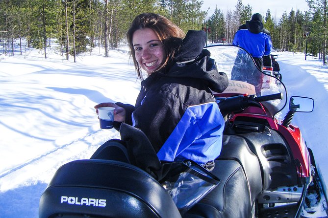 Snowmobile Safari in the Nature - Snowmobile Safari Basics in Rovaniemi