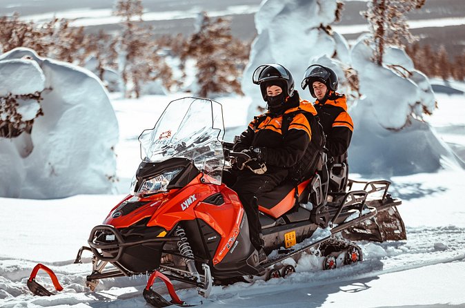 Snowmobile Safari into the Nature in Levi - Practical Tips for Staying Comfortable in Arctic Cold