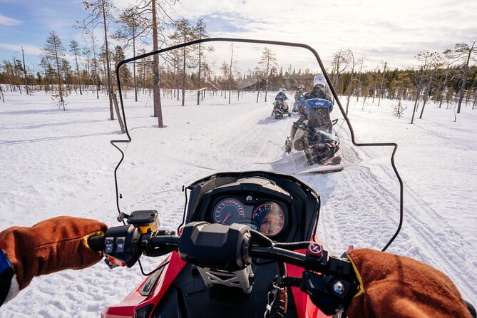Snowmobile Safari into the Wilderness, Apukka Resort Rovaniemi - The snowmobile safari ride: pacing, nature, and route expectations
